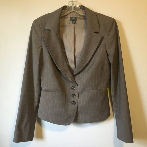 NWOT Virgin Wool Blend Grey and Pink Pinstripe Blazer - Picture 2 of 16